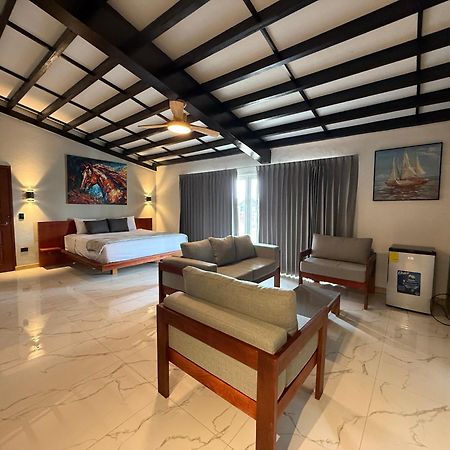 Hotel Tesoro Beach San Luis La Herradura エクステリア 写真