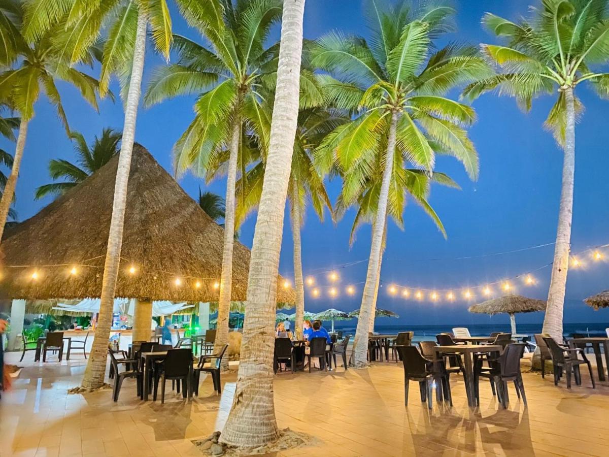 Hotel Tesoro Beach San Luis La Herradura エクステリア 写真