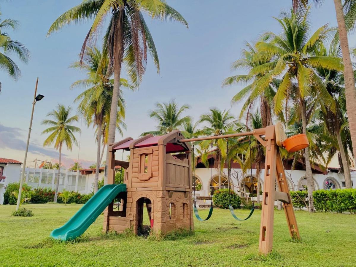 Hotel Tesoro Beach San Luis La Herradura エクステリア 写真