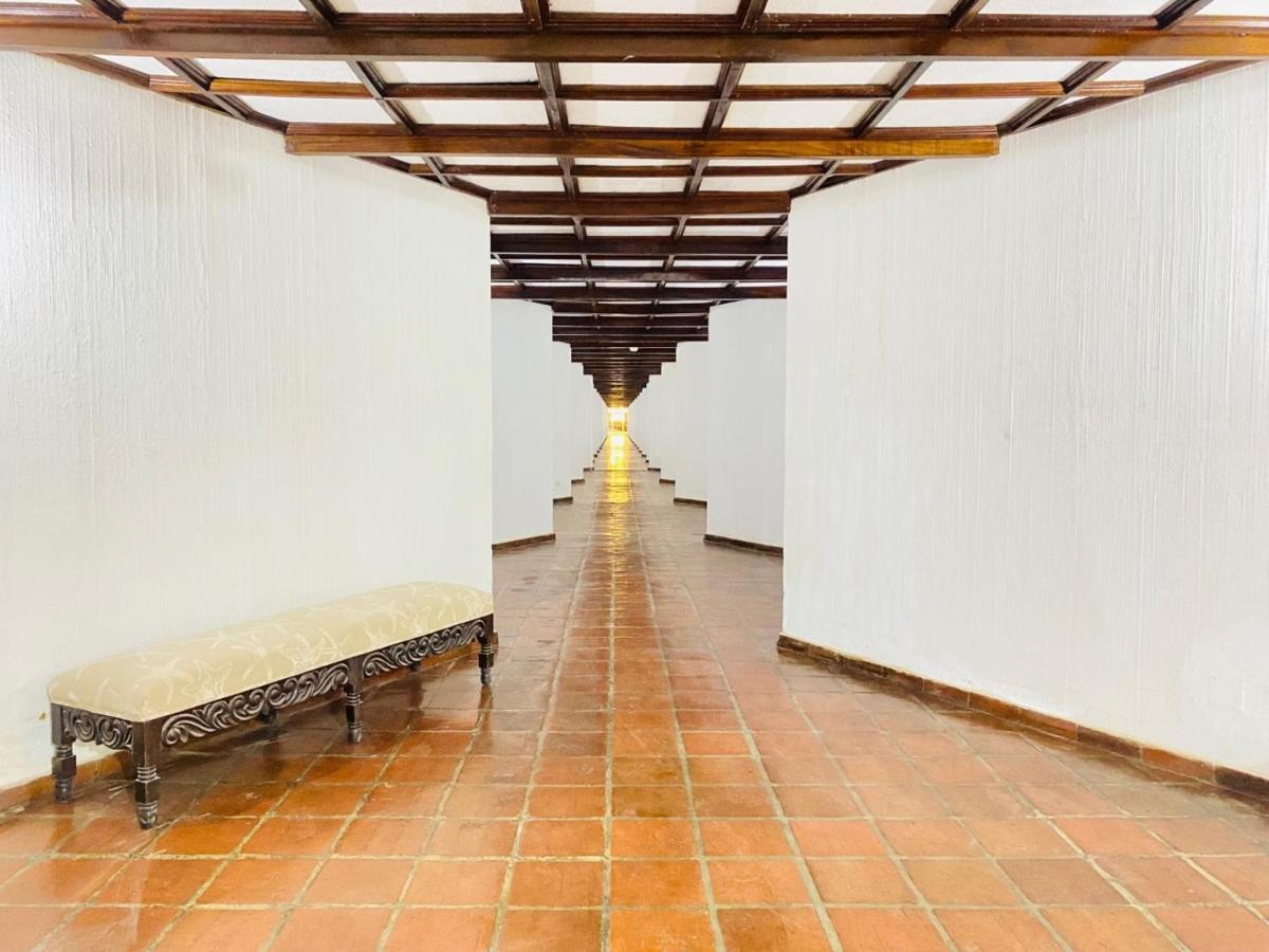 Hotel Tesoro Beach San Luis La Herradura エクステリア 写真