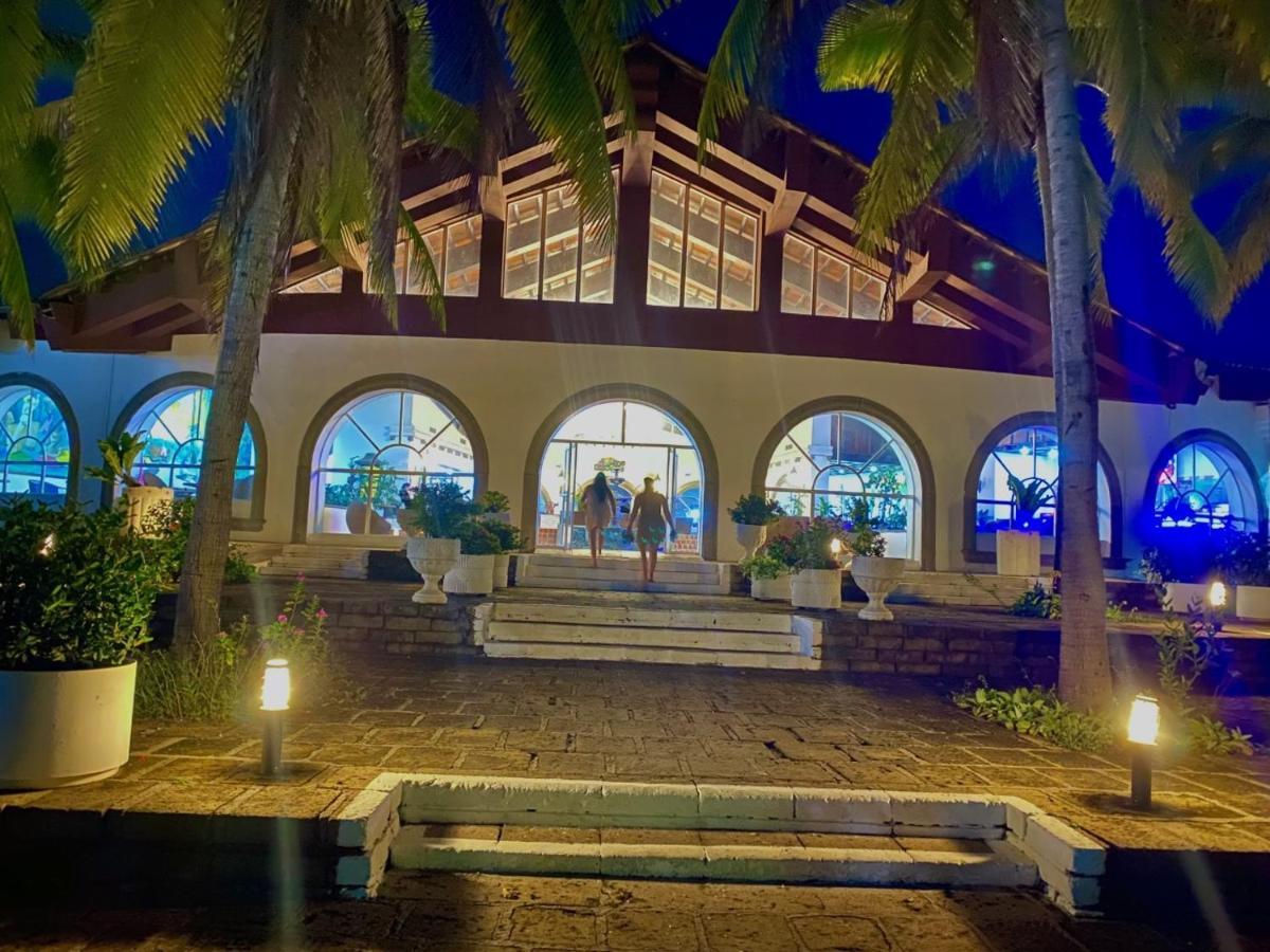 Hotel Tesoro Beach San Luis La Herradura エクステリア 写真