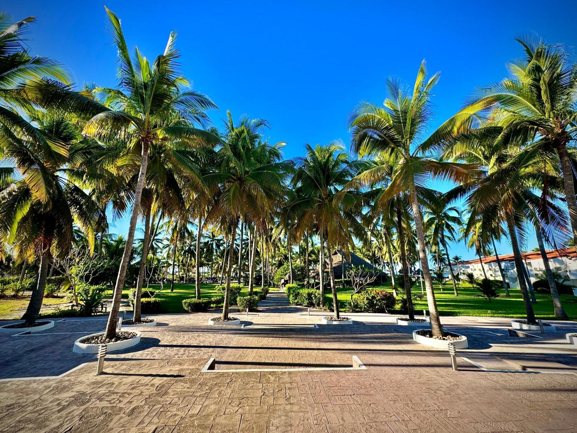 Hotel Tesoro Beach San Luis La Herradura エクステリア 写真