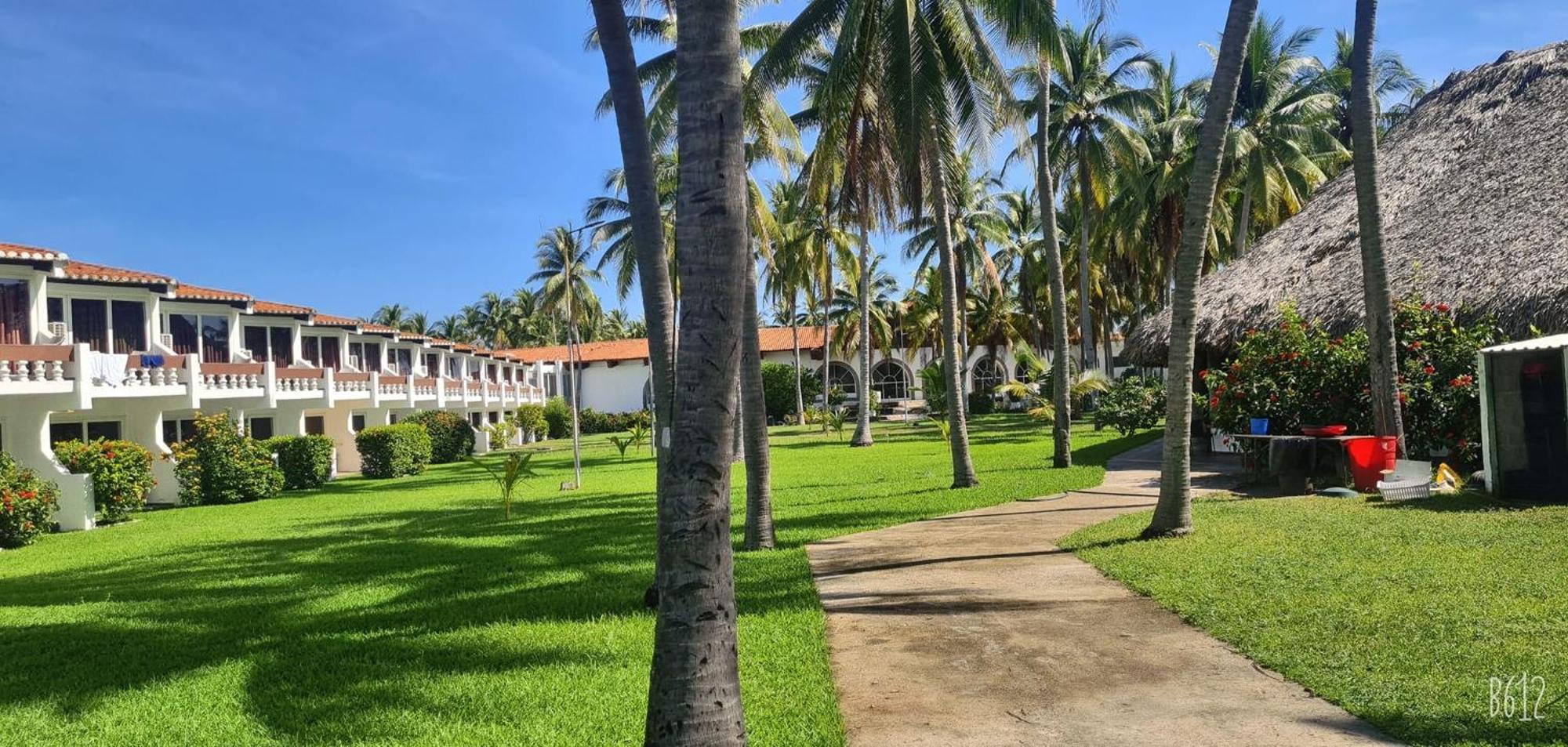 Hotel Tesoro Beach San Luis La Herradura エクステリア 写真