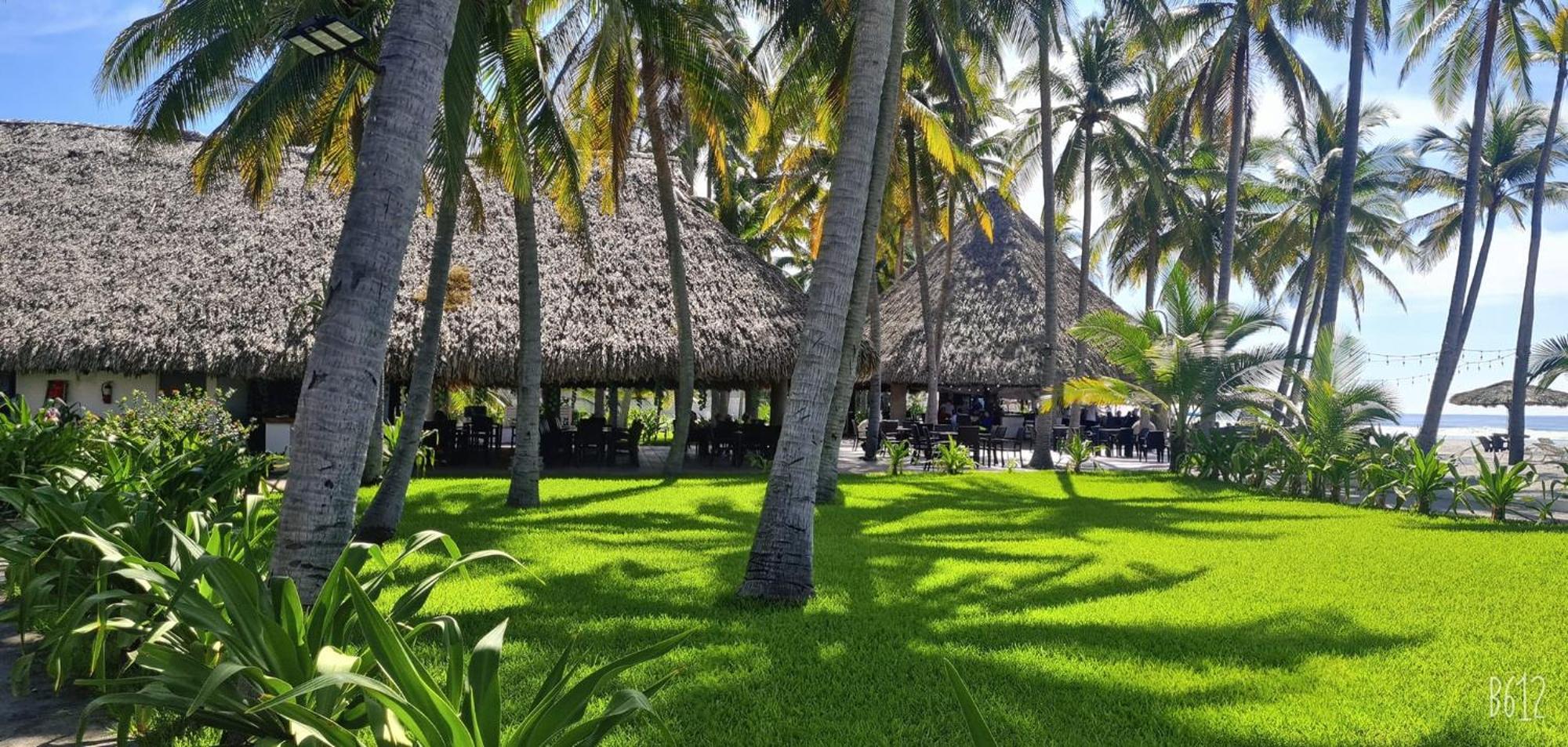 Hotel Tesoro Beach San Luis La Herradura エクステリア 写真