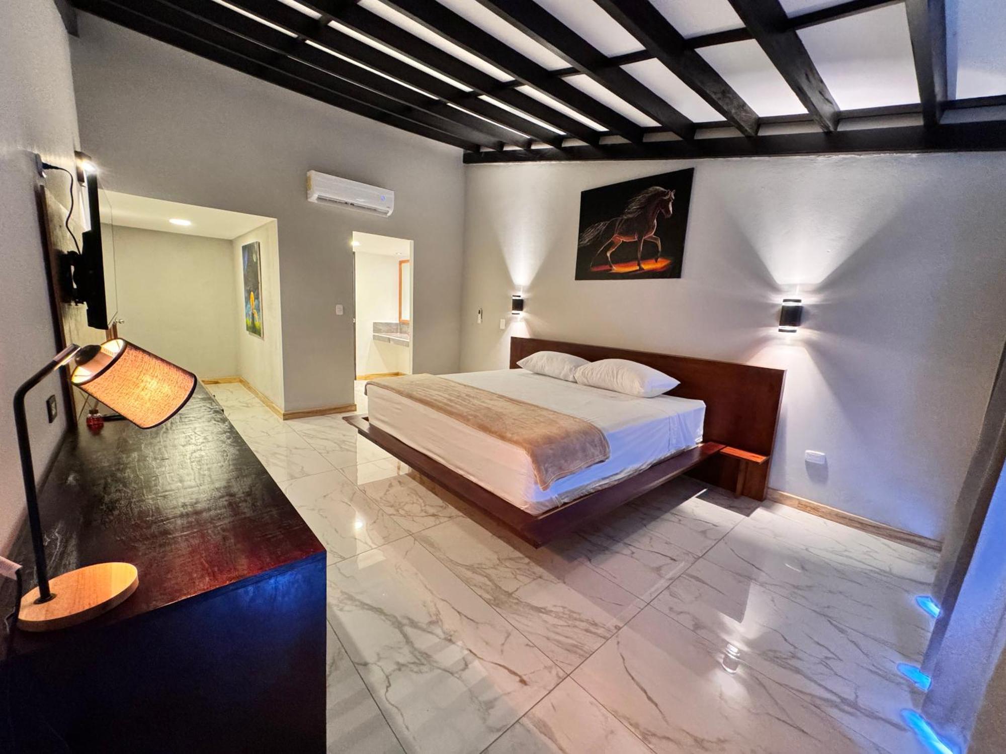 Hotel Tesoro Beach San Luis La Herradura エクステリア 写真