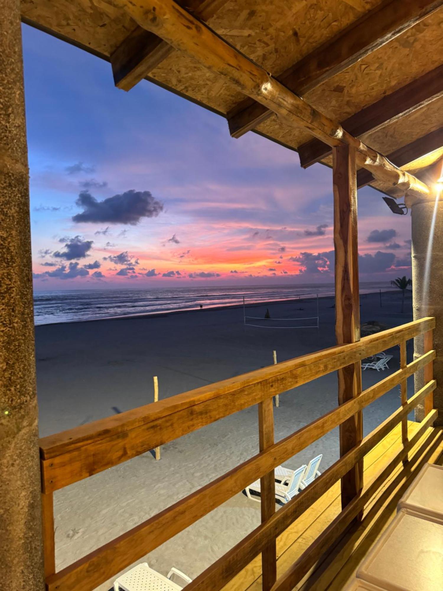 Hotel Tesoro Beach San Luis La Herradura エクステリア 写真