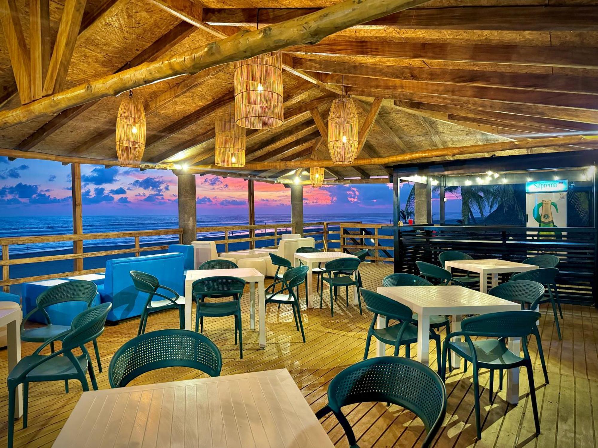 Hotel Tesoro Beach San Luis La Herradura エクステリア 写真