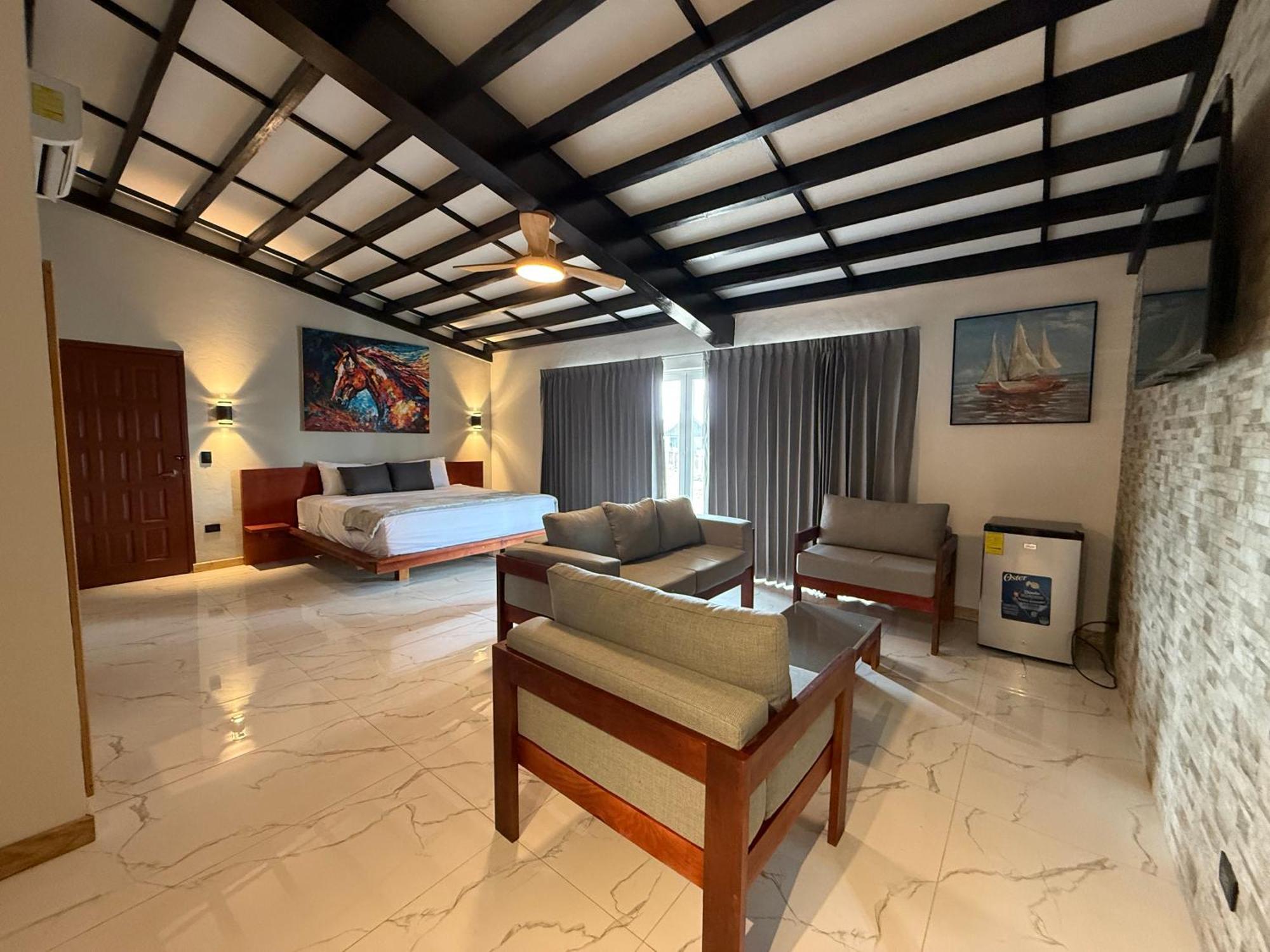 Hotel Tesoro Beach San Luis La Herradura エクステリア 写真